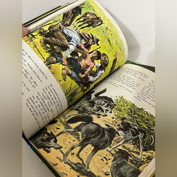 Vintage Set of 3 Walt Disney Picture Books Circa 1965 - Picture 7 of 11